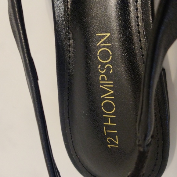 Shoes black low tops with heel straps - Picture 2 of 8